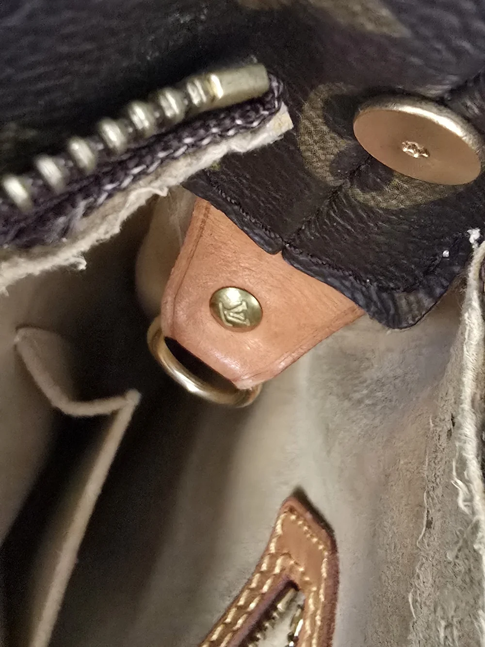 Louis Vuitton Vintage Looping GM Shoulder Bag - Picture 16 of 16